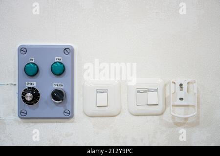 Indicator Light Control Box Power control box with speed settings and indicator lights for UV and ...