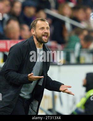 Bo Svensson, MZ Trainer   in the match 1. FSV MAINZ 05 -  FC BAYERN MUENCHEN    on Oct 21, 2023 in Mainz, Germany. Season 2023/2024, 1.Bundesliga, FCB, München, matchday 8, 8.Spieltag © Peter Schatz / Alamy Live News    - DFL REGULATIONS PROHIBIT ANY USE OF PHOTOGRAPHS as IMAGE SEQUENCES and/or QUASI-VIDEO - Stock Photo