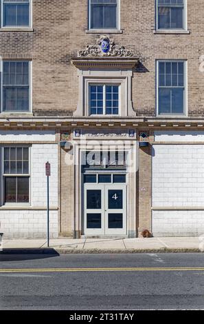 Hanover Academy, Trenton: Fitzcharles Dry Goods Company building at 4 North Montgomery Street; beige brick with polychrome terra cotta accents. Stock Photo