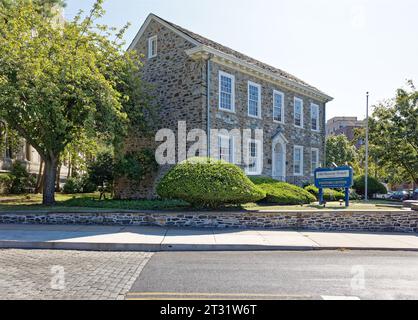 Downtown Trenton: Old Trenton Masonic Temple is a museum and visitor information center within the State House Historic District. Stock Photo