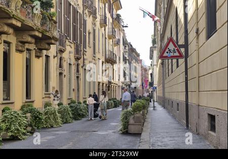 Milan, . 22nd Oct, 2023. Weekend with many people in the fashion district but mayor Sala announces that in 2024 there will be a stop to cars between Monte Napoleone, via Manzoni and via della Spiga Credit: Independent Photo Agency/Alamy Live News Stock Photo