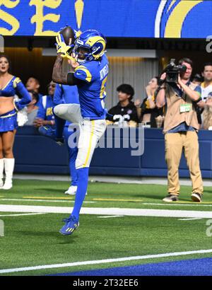 Inglewood, United States. 22nd Oct, 2023. Los Angeles Rams receiver Tutu Atwell catches a 31 yard touchdown pass against the Pittsburgh Steelers at SoFi Stadium in Inglewood, California Sunday, October 22, 2023. The Rams lead the Steelers at halftime 9-3. Photo by Jon SooHoo/UPI Credit: UPI/Alamy Live News Stock Photo