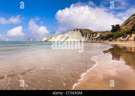 Cape Kidnappers, the beach and cliffs, Hawkes, Bay, New Zealand. An easy day out from Napier. Stock Photo