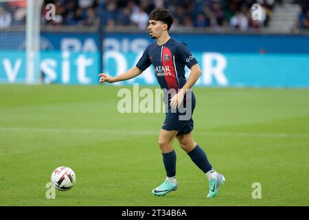 Paris, France. 21st Oct, 2023. Vitinha of PSG during the French championship Ligue 1 football match between Paris Saint-Germain and RC Strasbourg on October 21, 2023 at Parc des Princes stadium in Paris, France - Photo Jean Catuffe/DPPI Credit: DPPI Media/Alamy Live News Stock Photo