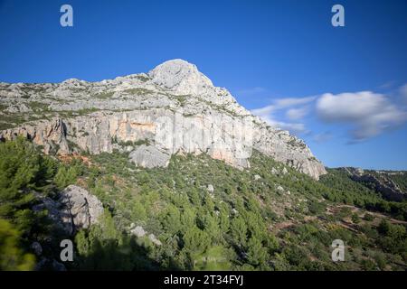 The western end of the Montagne Sainte Victoire with the Cross of Provence, Saint Antonin sur Bayon, Bouches du Rhone, France Stock Photo