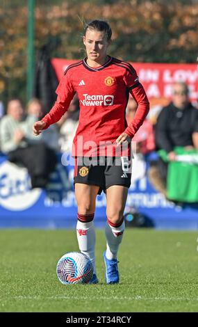 Walton Hall Park, Liverpool, Merseyside, England. October 22nd, 2023. Hannah Blundell #6 of Manchester United Women on the ball, during Everton Women V Manchester United Women Football Club at Walton Hall Park, in the Barclays Women's Super League/Women’s Super League. (Credit Image: ©Cody Froggatt/Alamy Live News) Stock Photo