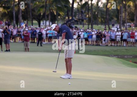 Miami, United States Of America. 22nd Oct, 2023. DORAL, FLORIDA - OCTOBER 22: Captain Bryson DeChambeau of Crushers GC putts on the 18th green during Day Three of the LIV Golf Invitational - Miami Team Championship at Trump National Doral Miami on October 22, 2023 in Doral, Florida. (Photo by Alberto E. Tamargo/Sipa USA) Credit: Sipa USA/Alamy Live News Stock Photo