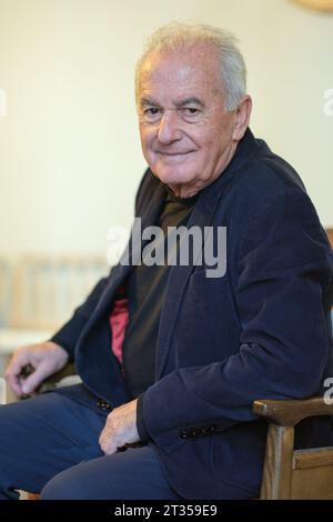 Madrid, Spain. 23rd Oct, 2023. Singer Victor Manuel poses during the portrait session at the Palacio de Atocha, on October 23, 2023 in Madrid, Spain. (Photo by Oscar Gonzalez/Sipa USA) Credit: Sipa USA/Alamy Live News Stock Photo