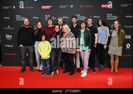 Cast und Crew mit Schauspielerin Marlene Tanczik, Regisseur Hannu ...