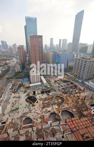CONSTRUCTION WORK IN SHANGHAI CHINA Stock Photo