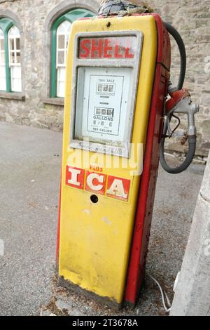 Wexford, Ireland 15 October 2023: Derelict vintage Avery-Hardoll petrol gas pump Stock Photo