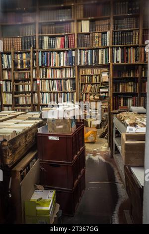 PARIS BOOK SHOP BOOKSELLER PARIS WINDOW SHOP VINTAGE BOOKS