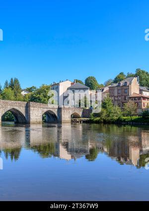 Pont Saint-Étienne in Limoges, France. Links the halves of the city over the river Vienne, completed in 1203. One of the best preserved in France. Stock Photo