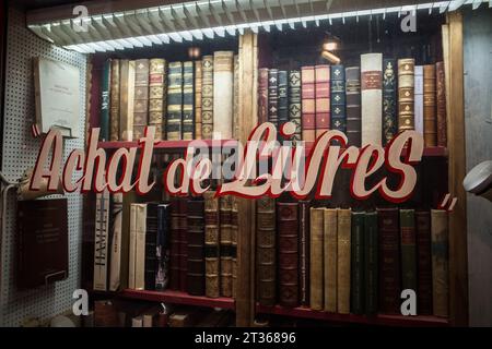 PARIS BOOK SHOP BOOKSELLER PARIS WINDOW SHOP VINTAGE BOOKS