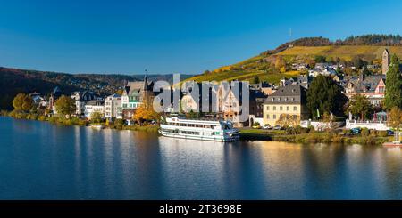 Germany, Rhineland-Palatinate, Traben-Trarbach, Town on shore of Mosel river Stock Photo