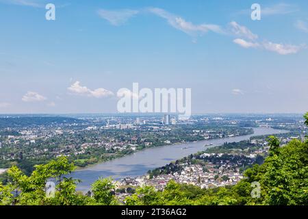 Germany, North Rhine Westphalia, View towards Konigswinter and Bonn with Rhine River in center Stock Photo