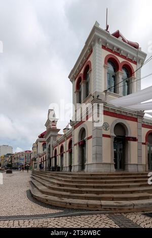 Market building in town centre, Praca da Republica, Loule, Algarve, Portugal Stock Photo