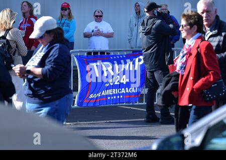 Derry, USA. 23rd Oct, 2023. Suppporters wait in line to enter a Donald Trump campaign event in Derry, New Hampshire. on Monday, October 23, 2023. (Photo by Josh Reynolds/Sipa USA) Credit: Sipa USA/Alamy Live News Stock Photo