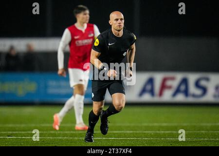 Wijdewormer, Netherlands. 23rd Oct, 2023. WIJDEWORMER, NETHERLANDS - OCTOBER 23: Referee Kevin Puts looks on during the Dutch Keuken Kampioen Divisie match between Jong AZ and De Graafschap at the AFAS Trainingscomplex on October 23, 2023 in Wijdewormer, Netherlands. (Photo by Rene Nijhuis/Orange Pictures) Credit: Orange Pics BV/Alamy Live News Stock Photo