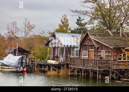 Cabins on stilts in Finn Slough Richmond British Columbia Canada Stock Photo