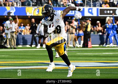 Pittsburgh Steelers wide receiver Diontae Johnson (18) runs with the ball during an NFL football game against the Los Angeles Rams, Sunday, Oct. 22, 2 Stock Photo
