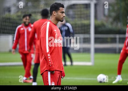 Antwerp, Belgium. 24th Oct, 2023. Antwerp's Owen Wijndal pictured during a training of Belgian soccer team Royal Antwerp FC, on Tuesday 24 October 2023 in Antwerp. The team is preparing for tomorrow's game against Portuguese club FC Porto, on day three of the Champions League group stage, in the group H. BELGA PHOTO TOM GOYVAERTS Credit: Belga News Agency/Alamy Live News Stock Photo