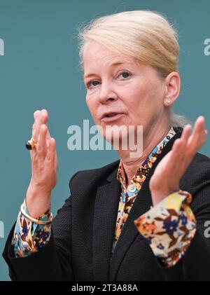 Potsdam, Germany. 24th Oct, 2023. Ortrud Westheider, art historian and director of the Museum Barberini, presents the annual program and the new exhibition "Munch. Lebenslandschaft," which will be on view starting November 18. The first exhibition at the Barberini on Edvard Munch's landscapes focuses on his engagement with nature. It presents around 90 works on loan, including from museums in Oslo, New York and Dallas. Credit: Jens Kalaene/dpa/Alamy Live News Stock Photo