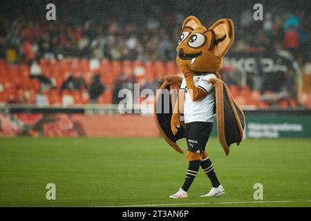 Valencia, Spain. 23rd Oct, 2023. Valencia CF mascot during the La Liga match between Valencia CF and Cadiz CF played at Mestalla Stadium on October 23 in Valencia Spain. (Photo by Jose Torres/PRESSINPHOTO) Credit: PRESSINPHOTO SPORTS AGENCY/Alamy Live News Stock Photo