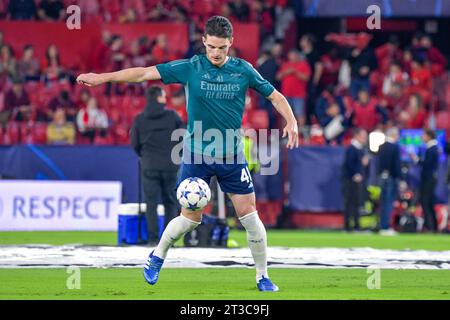 Declan Rice during the warmup before the UEFA Champions League match Sevilla vs Arsenal at Ramon Sanchez-Pizjuan Stadium, Saville, Spain, 24th October 2023 (Photo by Samuel Carreño/News Images) in, on 10/24/2023. (Photo by Samuel Carreño/News Images/Sipa USA) Credit: Sipa USA/Alamy Live News Stock Photo