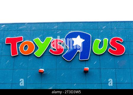 Toronto, ON, Canada – August 23, 2023: View at the Toys R Us store sign in Toronto Stock Photo