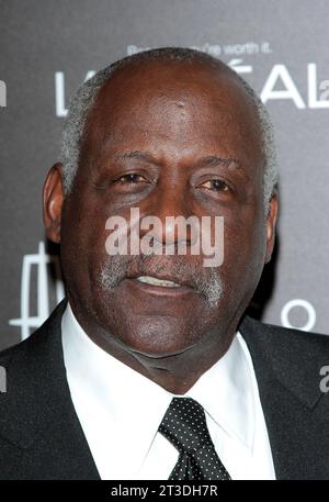 Beverly Hills, USA. 23rd Feb, 2012. February 23, 2012 Beverly Hills, Ca. Richard Roundtree 5th Annual ESSENCE Black Women In Hollywood luncheon held at the Beverly Hills Hotel © Benkey/AFF-USA.COM Credit: AFF/Alamy Live News Stock Photo
