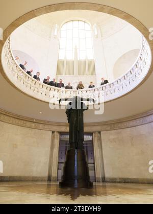 Ambassador Dirk Wouters, Counsellor to H.R.H. Princess Astrid of Belgium, Ambassador of Belgium in Australia Michel Goffin, Walloon vice-minister president and minister of Economy, Foreign Trade, Research and Innovation, the Digitalisation, Spatial Planning and Agriculture Willy Borsus, Flemish Minister of Finance, Budget and Housing Matthias Diependaele, Brussels region Minister-President Rudi Vervoort, Princess Astrid of Belgium and Governor of New South Wales Margaret Beazley pictured during a WWII Commemorative event at the Hall of Memory at the Anzac Memorial at Hyde Park, during the Belg Stock Photo