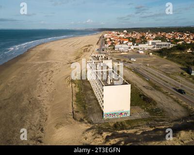 Soulac-sur-Mer (central-western France): building Le Signal,, whose inhabitants are the victims of the first French climate expropriation. Soulac is a Stock Photo