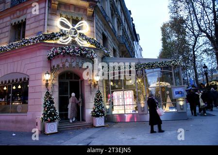 Paris (France): restaurant and tea room Laduree at 75 Avenue des Champs-Elysees in Paris 8th arrondissement (district) Stock Photo