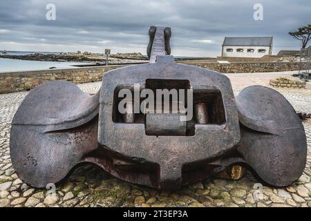 Portsall (Brittany, north-western France): anchor of the VLCC Amoco Cadiz, which ran aground off the coast of Brittany on March 16, 1978 Stock Photo