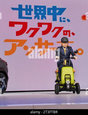 Tokyo, Japan. 25th Oct, 2023. President of Suzuki Motor, Toshihiro Suzuki ride the concept electric personal mobility 'Suzu-Ride' during the press day of the Japan Mobility Show 2023 in Tokyo, Japan on Wednesday, October 25, 2023. Photo by Keizo Mori/UPI Credit: UPI/Alamy Live News Stock Photo