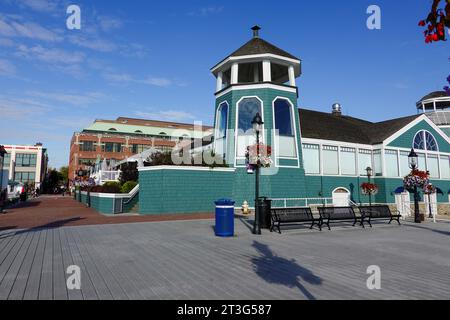 Exterior of Chart House Restaurant, on the waterfront in Old Town Alexandria, Virginia, USA. Stock Photo