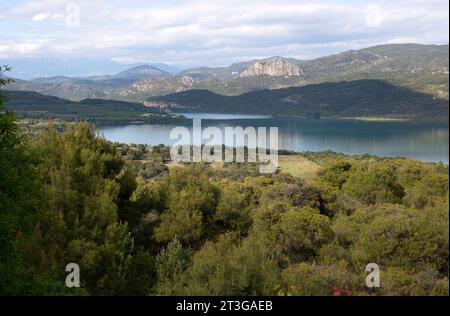 Grado dam (Embalse de Grado), El Grado municipality. Somontano de Barbastro, Huesca province, Aragon, Spain. Stock Photo