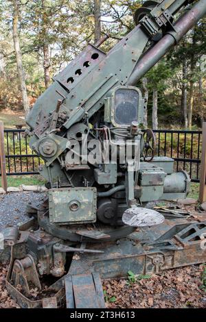 Anti-aircraft gun at Fort Rodd Hill & Fisgard Lighthouse National Historic Site in Victoria, British Columbia, Canada Stock Photo