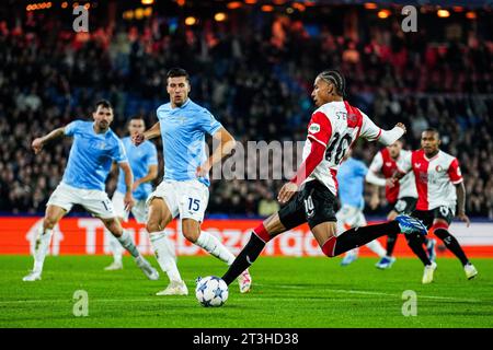 Rotterdam, The Netherlands. 25th Oct, 2023. Rotterdam - Calvin Stengs of Feyenoord during the 3rd leg of the UEFA Champions League group stage between Feyenoord v SS Lazio at Stadion Feijenoord De Kuip on 25 October 2023 in Rotterdam, The Netherlands. Credit: box to box pictures/Alamy Live News Stock Photo