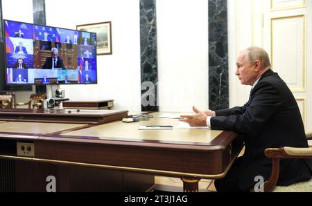 Moscow, Russia. 24 September, 2023. Russian President Vladimir Putin chairs a videoconference meeting with Government members from the Kremlin, October 25, 2023 in Moscow, Russia.  Credit: Gavriil Grigorov/Kremlin Pool/Alamy Live News Stock Photo