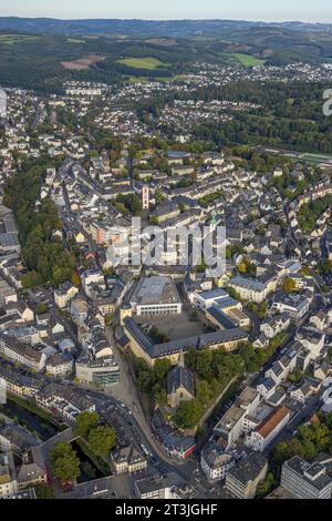 Luftbild, Ortsansicht mit evang. Nikolaikirche und kath. Kirche St. Marien, Universität Siegen - Campus Unteres Schloss, Rathaus, Siegen-Kernband, Siegen, Siegerland, Nordrhein-Westfalen, Deutschland ACHTUNGxMINDESTHONORARx60xEURO *** Aerial view, town view with evang Nikolaikirche and catholic church St Marien, University of Siegen Campus Lower Castle, Town Hall, Siegen Kernband, Siegen, Siegerland, North Rhine Westphalia, Germany ATTENTIONxMINESTHONORARx60xEURO Credit: Imago/Alamy Live News Stock Photo