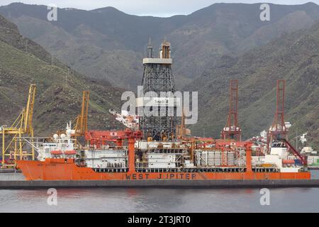 West Jupiter, a 60,000 ton Panama flagged drilling ship owned by Seadrill Carina Ltd, berthed at Santa Cruz, Tenerife, Canary Islands, April 2022. Stock Photo