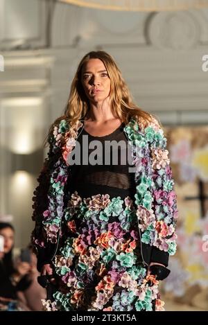 Jodie Kidd returned to the catwalk for the first time in ten years, overcoming panic attacks to model on the runway for a Vin + Omi show, 2019 Stock Photo