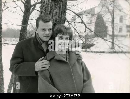 Danish actress Malene Schwartz and actor Ebbe Langberg in the movie Drømmen om def hvide Slot, Denmark 1962 Stock Photo