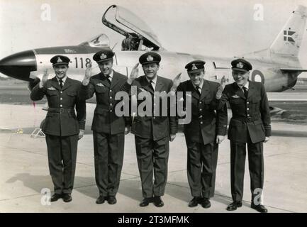 Danish actors Ebbe Langberg, Poul Reichhardt, Henning Moritzen and Henning Palner in the movie Jetpiloter, Denmark 1961 Stock Photo