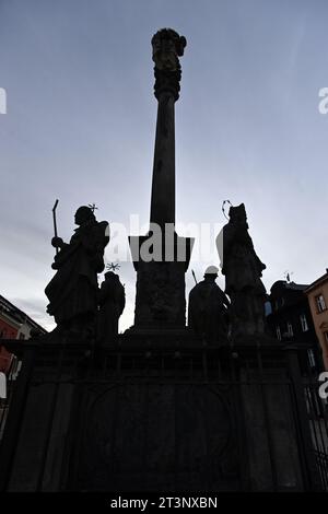 Sokolov, Czech Republic. 23rd Oct, 2023. Maria column in Old Square (Stare namesti) prior to reconstruction in Sokolov, Czech Republic, October 23, 2023 Credit: Slavomir Kubes/CTK Photo/Alamy Live News Stock Photo