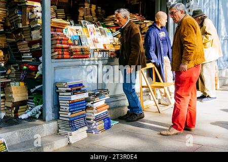 La Cuesta de Moyano is the popular name by which the Calle de Claudio de Moyano in Madrid is known, famous for the stalls that sell books, many of the Stock Photo