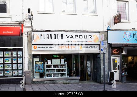 Exterior of Flavour Vapour 'Vape' shop in Union Street Torquay Stock Photo 