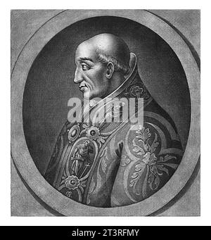 Portrait of Pope Adrian VI, Petrus Aeneae, after Hendrik Bary, 1680 - 1700 Portrait bust of Pope Adrian VI with a richly decorated cloak. In the margi Stock Photo